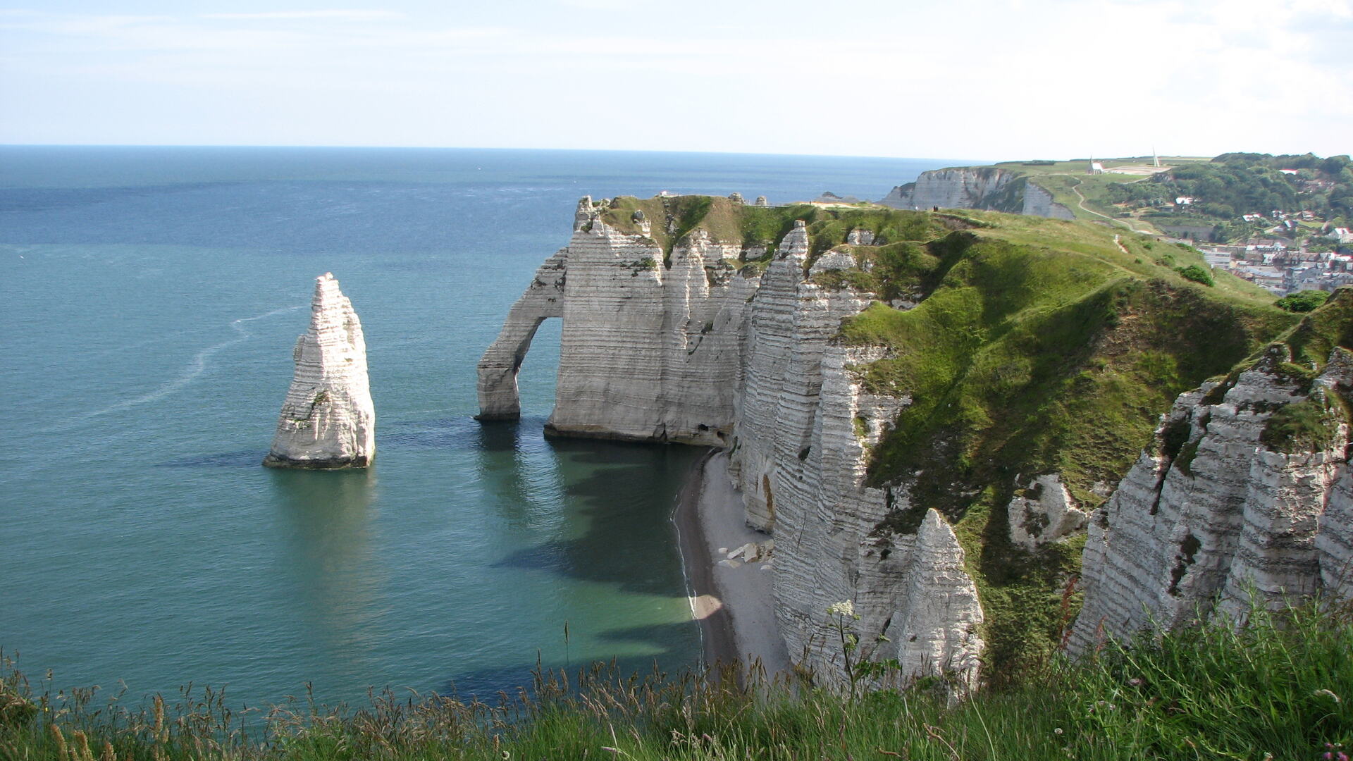 Falaises d'Étretat — Falaise d'Aval et l'Aiguille Creuse, Normandie, France